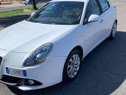Usata 2017 Alfa Romeo Giulietta Tre volumi | 10.500 € (Buon prezzo)