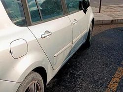 Usata 2008 Renault Modus Monovolume | 2470 € (Buon prezzo)