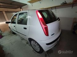 Bianco Usata 2001 Fiat Punto Tre volumi | 700 € (Ottimo prezzo)