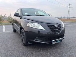 Grigio Usata 2015 Lancia Ypsilon Due volumi | 6900 € (Buon prezzo)