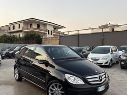 Nero Usata 2006 Mercedes B180 Monovolume | 1890 € (Buon prezzo)