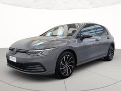 Moonstone grey Usata 2022 VW Golf Life Tre volumi | 21.900 € (Buon prezzo)
