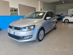 Grigio Usata 2011 VW Polo Comfortline Tre volumi | 4200 € (Buon prezzo)