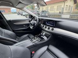 Usata 2018 Mercedes E220 Premium Plus Tre volumi | 26.000 € (Buon prezzo)