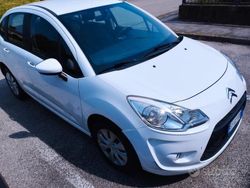 Bianco Usata 2010 Citroën C3 Attraction Due volumi | 4000 € (Buon prezzo)