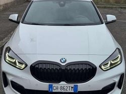 Bianco Usata 2022 BMW 118 Shadowline Due volumi | 28.490 € (Buon prezzo)
