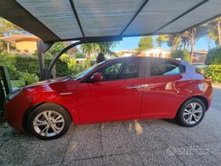 Rosso Usata 2015 Alfa Romeo Giulietta Exclusive Due volumi | 4500 € (Ottimo prezzo)