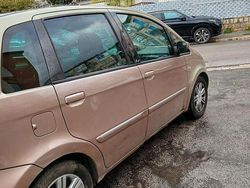 Marrone Usata 2007 Lancia Musa Monovolume | 2800 €