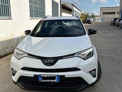 Bianco Usata 2017 Toyota RAV4 SUV | 16.800 € (Buon prezzo)