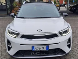 White end black Usata 2020 Kia Stonic Style SUV | 14.800 € (Buon prezzo)