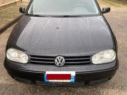 Nero Usata 1999 VW Golf IV Highline Tre volumi | 1500 € (Buon prezzo)