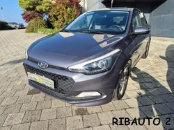 Grigio scuro Usata 2016 Hyundai i20 GO! Tre volumi | 10.500 € (Cara)