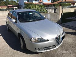 Grigio Usata 2007 Alfa Romeo 147 Due volumi | 3000 € (Molto cara)