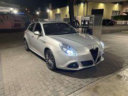 Usata 2014 Alfa Romeo Giulietta Distinctive Due volumi | 12.500 € (Molto cara)