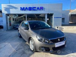 Grigio scuro Usata 2021 Peugeot 308 Business-Line Tre volumi | 17.500 € (Molto cara)