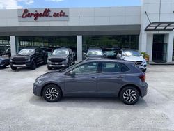 Grigio Usata 2024 VW Polo Life Tre volumi | 21.800 € (Buon prezzo)