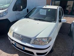 Bianco Usata 2010 Fiat Punto Due volumi | 2500 € (Cara)