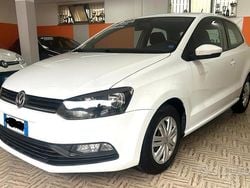 Bianco Usata 2016 VW Polo Comfortline Tre volumi | 9200 € (Buon prezzo)