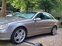 Beige Usata 2002 Mercedes CLK320 Elegance Coupé | 14.800 € (Molto cara)