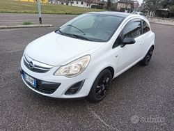 Bianco Usata 2012 Opel Corsa Coupé | 3500 € (Buon prezzo)