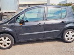 Usata 2006 Renault Modus Monovolume | 299 €