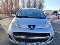 Argento Usata 2012 Peugeot 107 Access Due volumi | 5650 € (Cara)