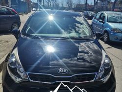 Nero Usata 2015 Kia Rio Tre volumi | 7000 € (Buon prezzo)