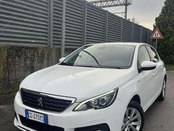 Usata 2018 Peugeot 308 Style Tre volumi | 11.750 € (Buon prezzo)