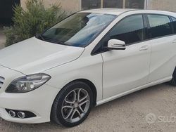 Bianco Usata 2013 Mercedes B200 Executive Monovolume | 8500 € (Buon prezzo)