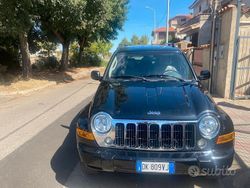 Nero Usata 2008 Jeep Cherokee SUV | 8000 €