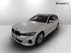 Minerl white metallizzato Usata 2022 BMW 316 Station wagon | 31.000 € (Molto cara)