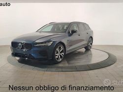 Grigio Nuova 2025 Volvo V60 Plus Station wagon | 40.900 € (Ottimo prezzo)