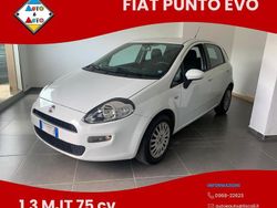 Bianco Usata 2014 Fiat Punto Street Tre volumi | 4900 € (Buon prezzo)