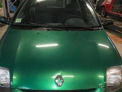 Verde Usata 2000 Renault Clio II Due volumi | 2300 €