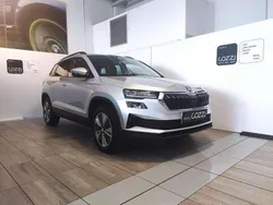 Argento Usata 2022 Skoda Karoq Executive SUV | 21.200 € (Buon prezzo)