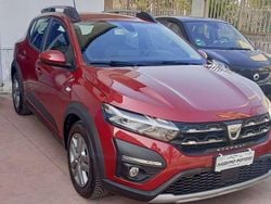Rosso Usata 2021 Dacia Sandero Comfort Due volumi | 10.290 € (Buon prezzo)