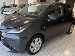 Grigio Usata 2018 Toyota Aygo Business Edition Due volumi | 8990 € (Buon prezzo)