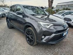 Grigio Usata 2018 Toyota RAV4 Station wagon | 18.900 € (Buon prezzo)