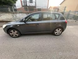 Grigio Usata 2009 Kia Ceed Due volumi | 2000 € (Buon prezzo)