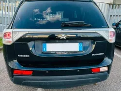 Nero Usata 2015 Mitsubishi Outlander Intense SUV | 13.000 € (Buon prezzo)