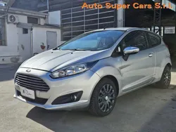 Grigio(met.) Usata 2014 Ford Fiesta Business Edition Due volumi | 7200 € (Buon prezzo)