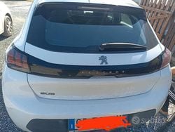 Bianco Usata 2023 Peugeot 208 Due volumi | 16.300 € (Buon prezzo)