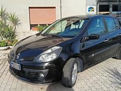 Nero Usata 2006 Renault Clio II Due volumi | 2700 € (Buon prezzo)