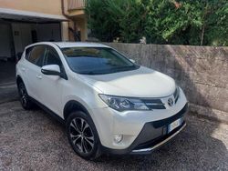 Usata 2014 Toyota RAV4 Active SUV | 10.500 € (Cara)