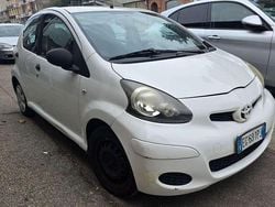 Bianco Usata 2011 Toyota Aygo Connect Style Due volumi | 3990 € (Buon prezzo)
