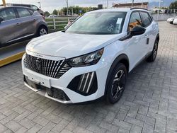 Bianco Nuova 2025 Peugeot 2008 Allure SUV | 23.900 € (Cara)