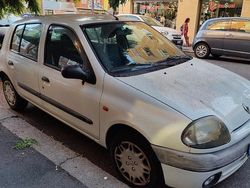 Bianco Usata 1999 Renault Clio II Tre volumi | 500 € (Super prezzo)