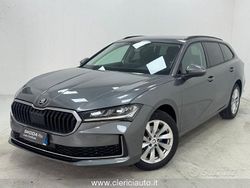 Grigio Usata 2024 Skoda Superb Selection Station wagon | 29.850 € (Buon prezzo)