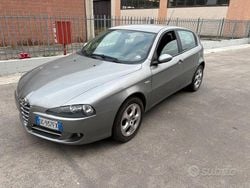 Grigio Usata 2007 Alfa Romeo 147 Distinctive Due volumi | 3400 € (Buon prezzo)