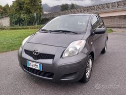 Grigio Usata 2011 Toyota Yaris Sol Due volumi | 4500 € (Buon prezzo)